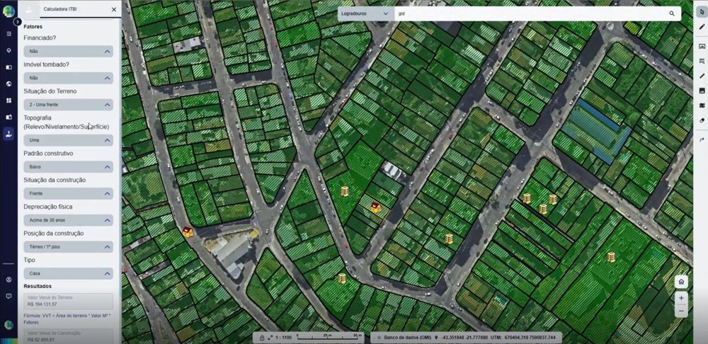 Imagem SIG com loteamentos coloridos por status de obras, ilustrando o uso do OMI para decisões no planejamento urbano.