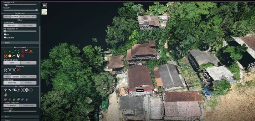 Interface de geointeligência com visualização aérea de lotes urbanos em verde, usada para diagnóstico de regularização fundiária e análise cadastral municipal.