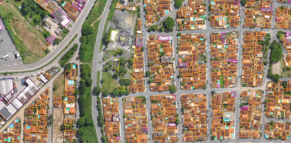 Mapa urbano com marcações geoespaciais usado para monitoramento contínuo do território na gestão municipal.